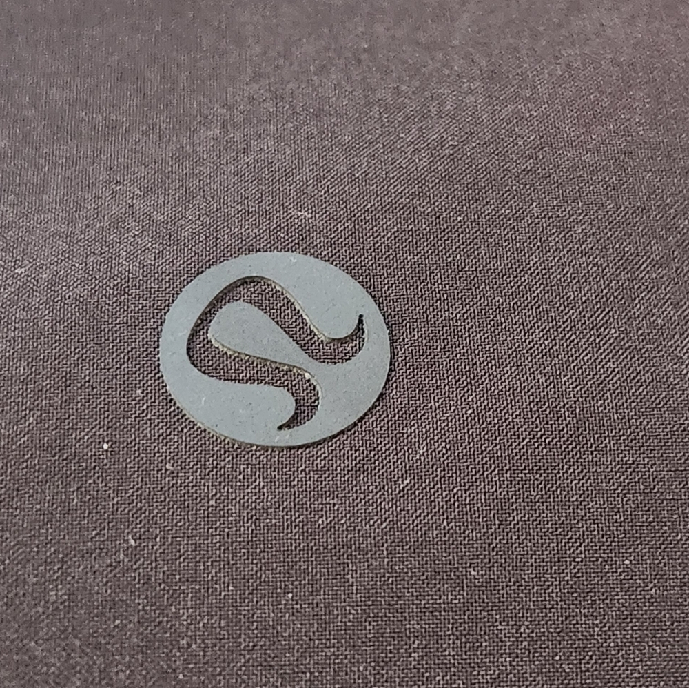 || LULULEMON || Everyday skirt, athletic wear, black, knee length, elastic waist - Picture 7 of 8